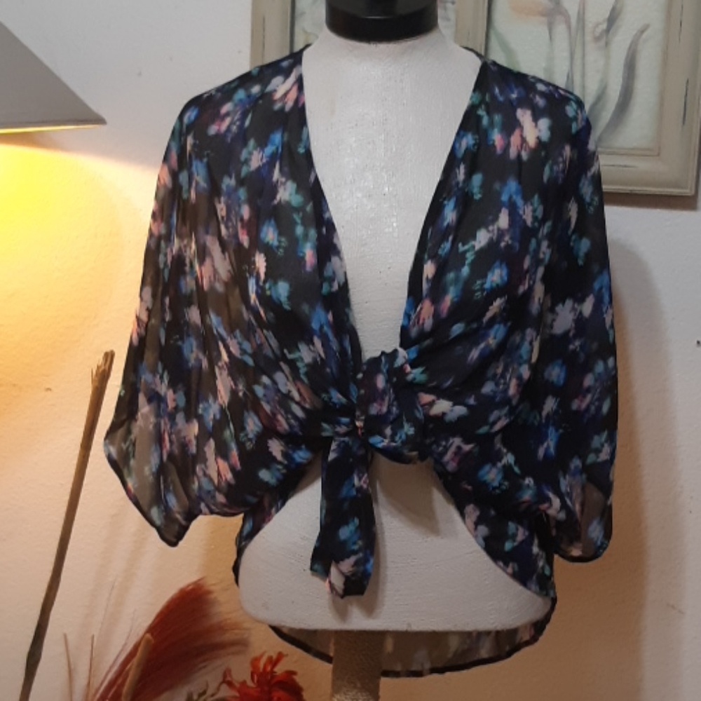 Womens Sheer Top Sz Medium DECREE Blouse shirt Summer Shortsleeve Watercolor Bla